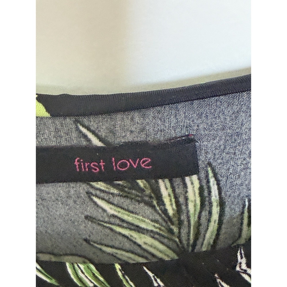 First Love chain strap tank top size L - Picture 4 of 4